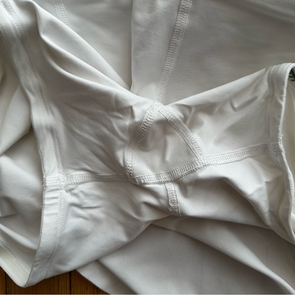 Lululemon Circuit Breaker Skirt White Sz 8 - Picture 8 of 9